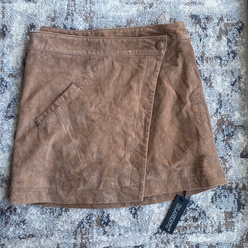 Blank NYC suede button skirt asymmetrical size 27